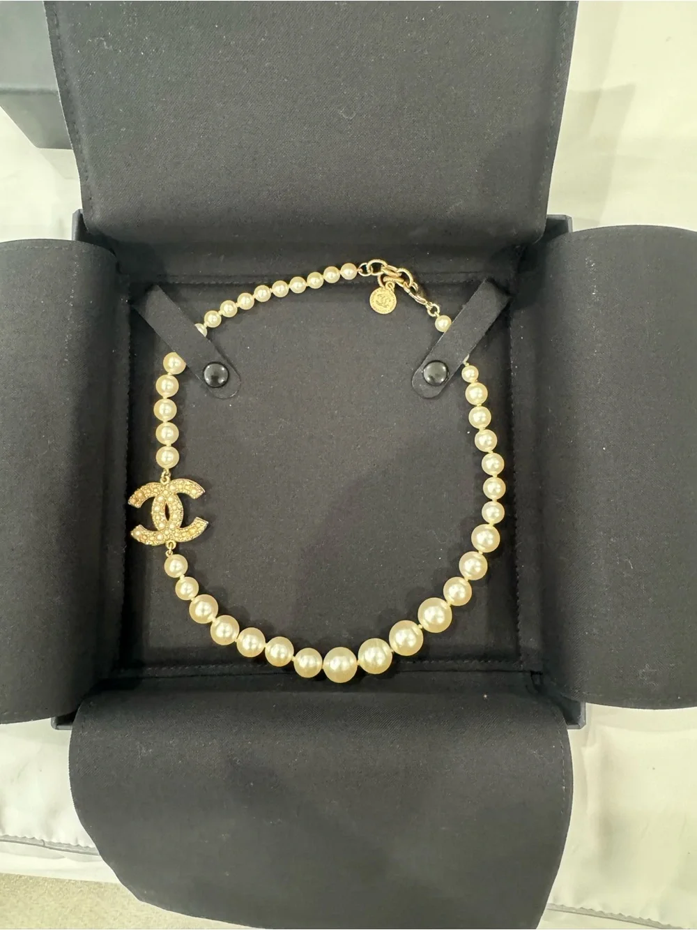 CHANEL classic pearl